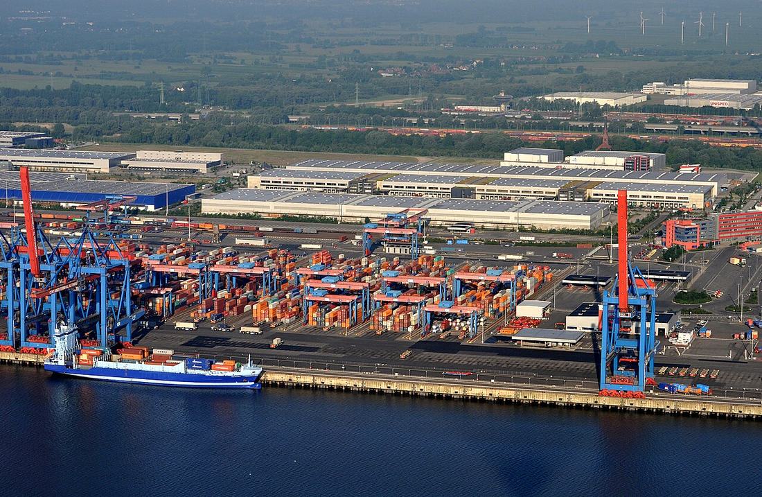 Containerterminal Altenwerder in Hamburg